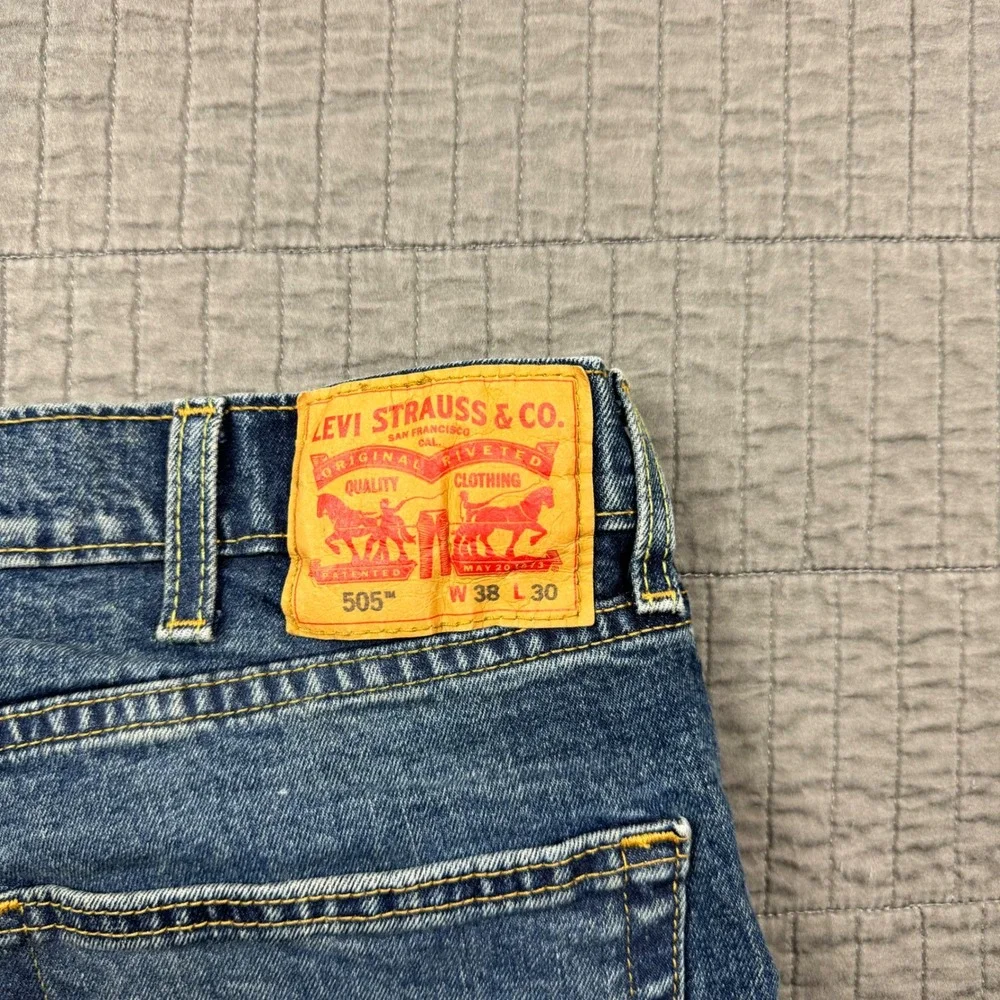 Levis 505 Jeans Men's 38x30 (36x30) Blue Regular Straight Medium Wash‎ Denim Y2K